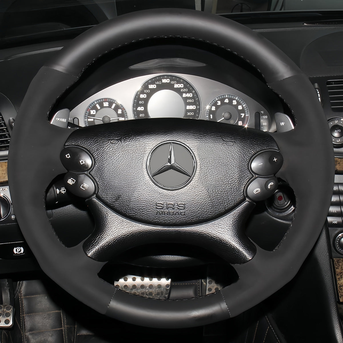 Steering Wheel Cover for Mercedes-Benz CLK55 CLS55 CLS63 AMG C209 C219 R230 W211 2003-2009