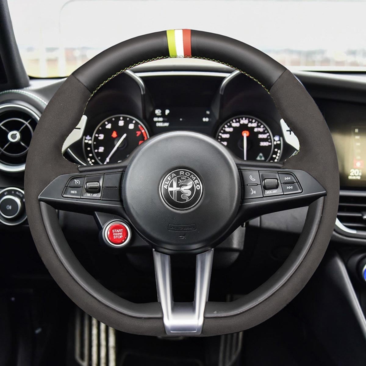 Lenkradbezug für Alfa Romeo Giulia Stelvio Quadrifoglio 2016–2020