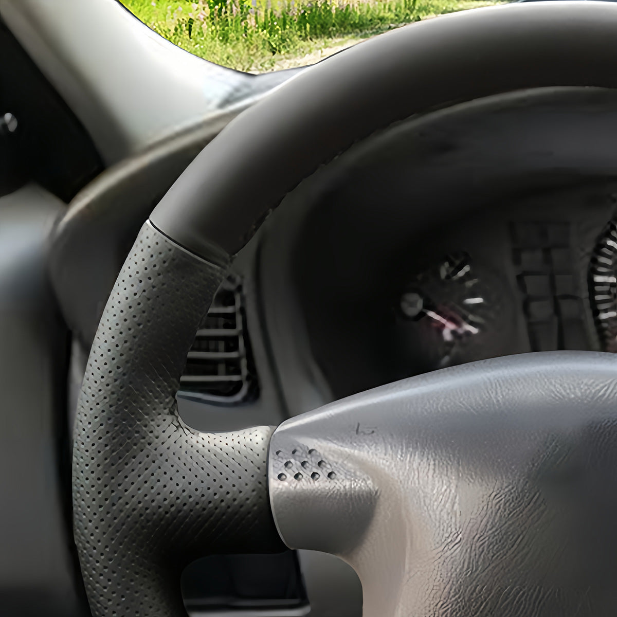 Steering Wheel Cover for Nissan Bluebird Sylphy Serena Sunny 1998-2006