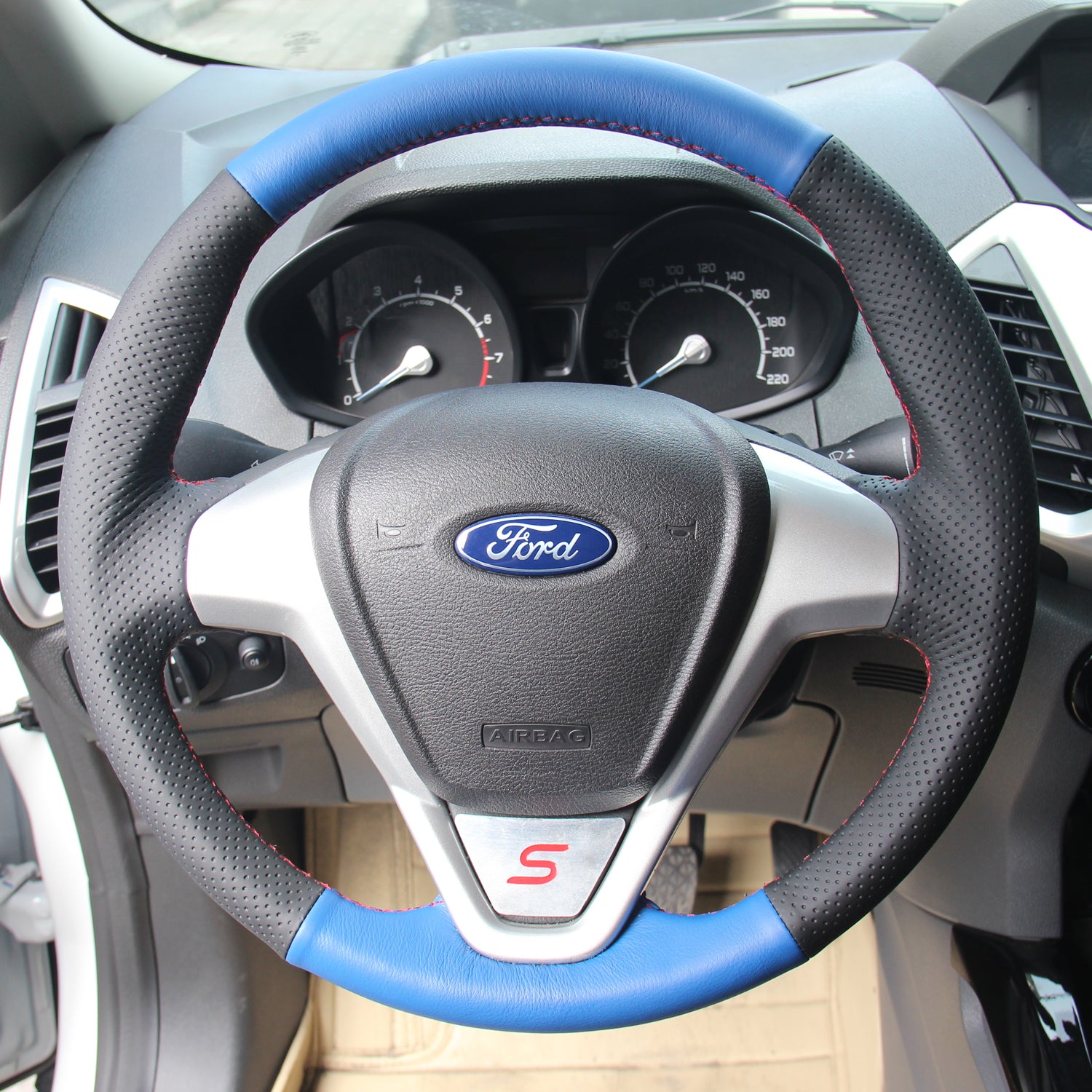 Steering Wheel Cover for Ford MK7 Fiesta VI VII Ecosport B-MAX Ka Tourneo Transit Courier 2008-2024