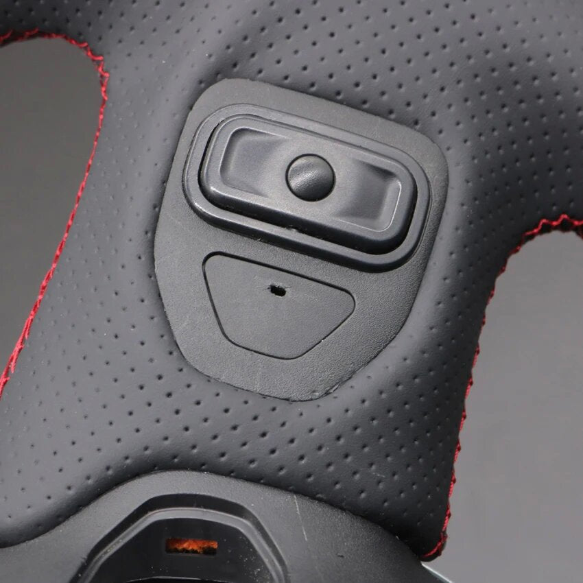 LQTENLEO Black Carbon Fiber Leather No-slip Hand-stitched Car Steering Wheel Cover Braids For Jeep Gladiator JT Wrangler JL Wrangler Unlimited 2018-2024